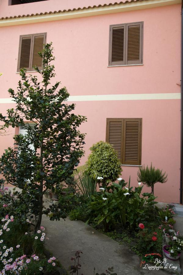 L'Agrifoglio Di Emy Bed & Breakfast Guspini Dış mekan fotoğraf