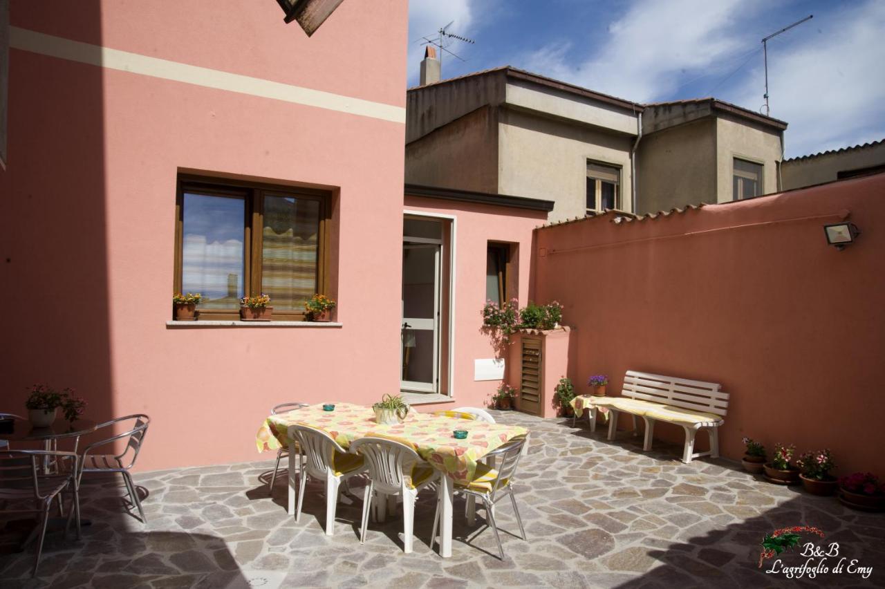 L'Agrifoglio Di Emy Bed & Breakfast Guspini Dış mekan fotoğraf